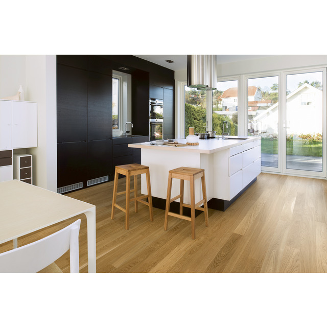 Miljöbild föreställande artikeln PARKETT EK 1-ST ANDANTE 13 3,04 M2/PKT MATT 138X2200 från kategorin 1-Stavs parkett